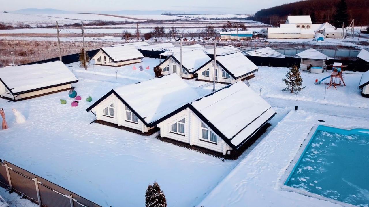 Canada Berehove  Buitenkant foto